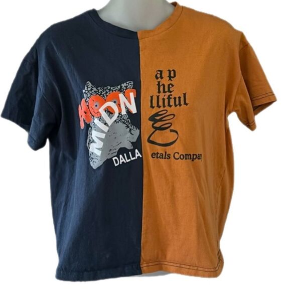 Streetwear Colorblock Split Graphic Tee — Size XS - Picture 3 of 7